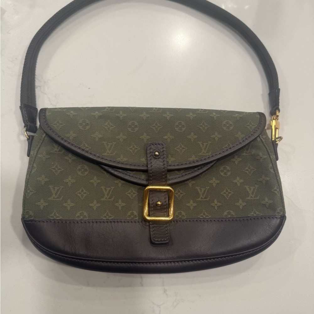 Louis Vuitton Green and Brown Shoulder Bag with Classic Design